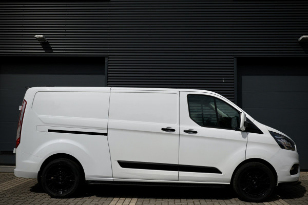 Ford Transit Custom 340 2.0 TDCI L2H1 | L+R Schuifdeur | Navigatie | Blind Spot | CarPlay | Camera | Standkachel | Trekhaak | 3-Zitter | Nieuwe APK | Onderhoudsbeurt