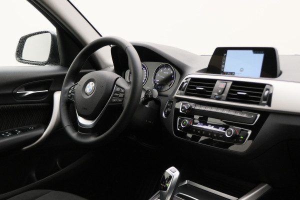 BMW 1-serie 118i Executive Automaat LED, Climate, Cruise, Navigatie, Bluetooth, PDC, Start/Stop, 16''