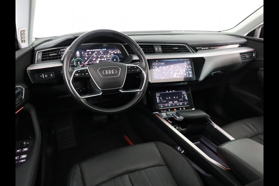 Audi e-tron 50 quattro Business edition Plus 71 kWh 313pk | Navigatie | Panoramadak | Trekhaak (afneembaar) | Lederen bekleding | Assistentiepakket Tour | Elektrisch verstelbare voorstoelen |