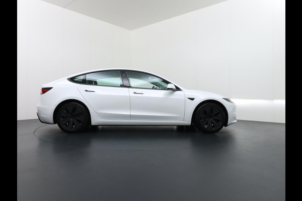Tesla Model 3 Long Range AWD 78 kWh HIGHLANDER ORIG. NL. NAP KM. | TREKHAAK AFNEEMBAAR | TESLA GARANTIE T/M 3-2028