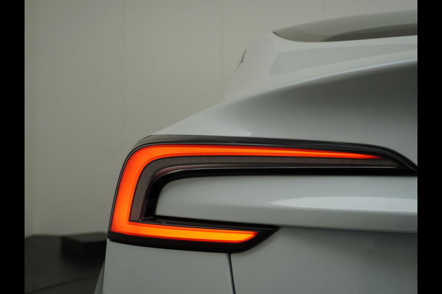 Tesla Model 3 Long Range AWD 78 kWh HIGHLANDER ORIG. NL. NAP KM. | TREKHAAK AFNEEMBAAR | TESLA GARANTIE T/M 3-2028