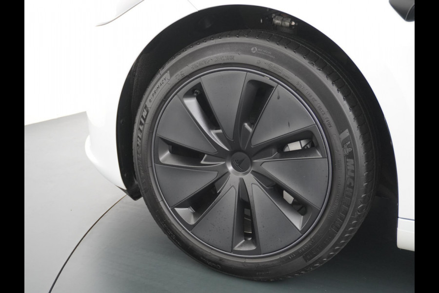 Tesla Model 3 Long Range AWD 78 kWh HIGHLANDER ORIG. NL. NAP KM. | TREKHAAK AFNEEMBAAR | TESLA GARANTIE T/M 3-2028