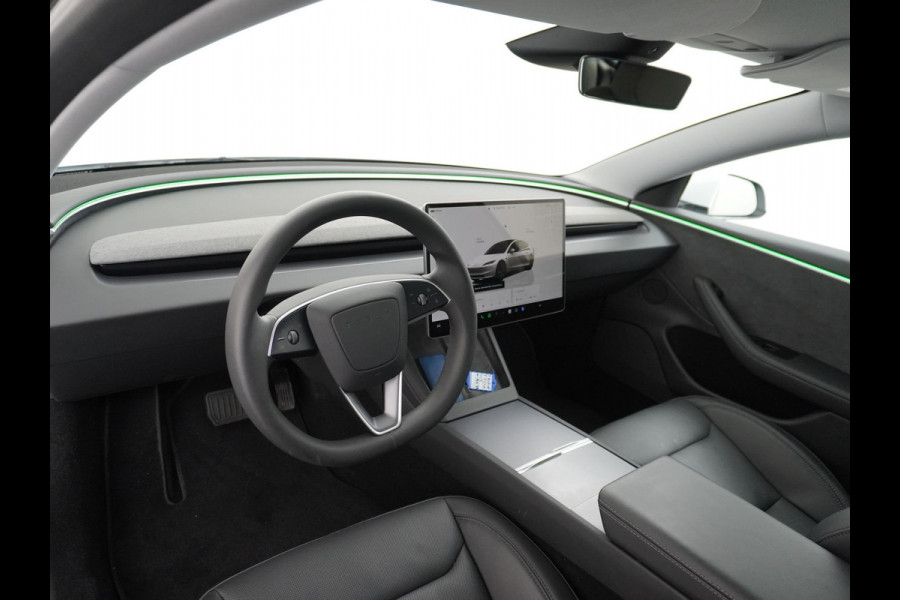Tesla Model 3 Long Range AWD 78 kWh HIGHLANDER ORIG. NL. NAP KM. | TREKHAAK AFNEEMBAAR | TESLA GARANTIE T/M 3-2028