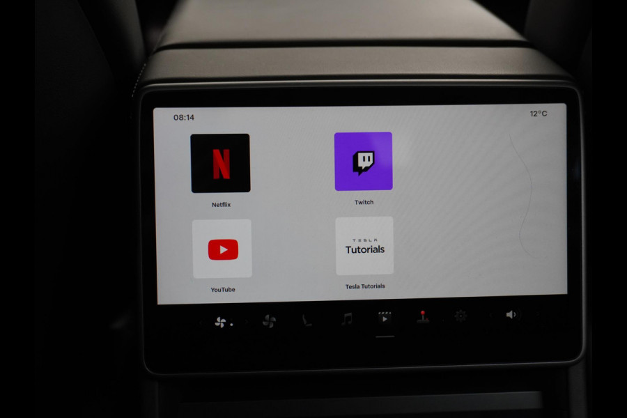 Tesla Model 3 Long Range AWD 78 kWh HIGHLANDER ORIG. NL. NAP KM. | TREKHAAK AFNEEMBAAR | TESLA GARANTIE T/M 3-2028