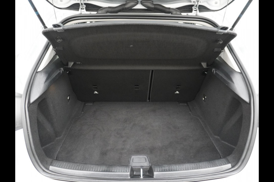 Mercedes-Benz A-Klasse 200 Ambition | STOELVERWARMING | RIJKLAARPRIJS INCL. 12 MND. BOVAGGARANTIE