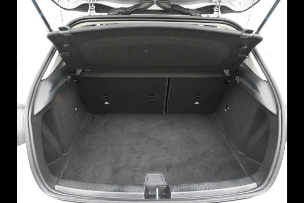 Mercedes-Benz A-Klasse 200 Ambition | STOELVERWARMING | RIJKLAARPRIJS INCL. 12 MND. BOVAGGARANTIE