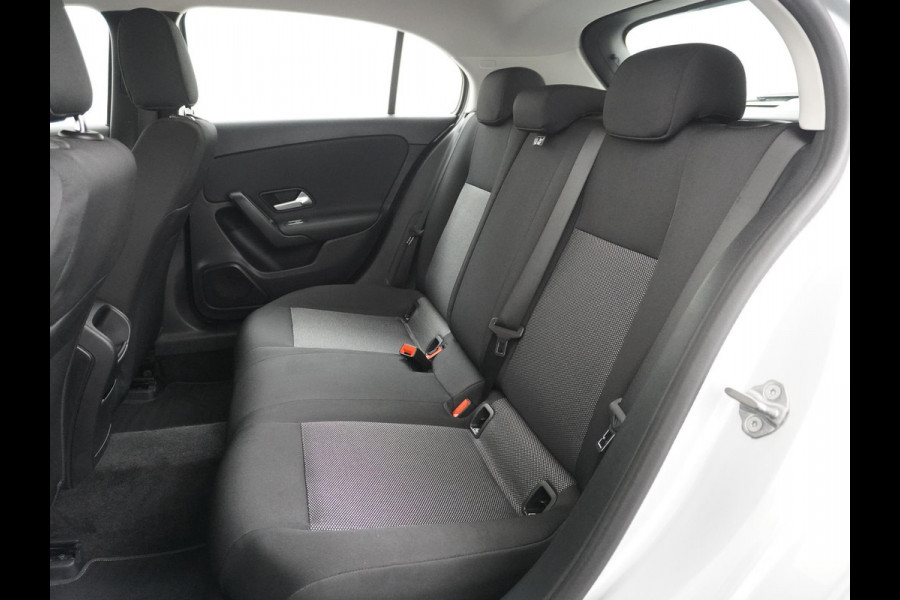 Mercedes-Benz A-Klasse 200 Ambition | STOELVERWARMING | RIJKLAARPRIJS INCL. 12 MND. BOVAGGARANTIE