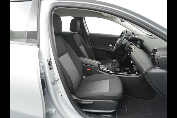 Mercedes-Benz A-Klasse 200 Ambition | STOELVERWARMING | RIJKLAARPRIJS INCL. 12 MND. BOVAGGARANTIE