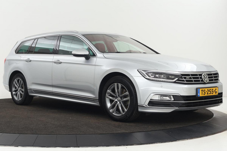 Volkswagen Passat 1.4 TSI R Line | Nappaleder | Trekhaak | Stoelverwarming | Adaptive cruise | Carplay | Active Info Display | Full LED | Climate control