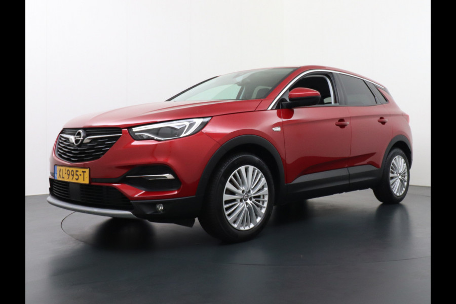 Opel Grandland X T131PK Trekhaak Camera Apple Carplay Android Auto Navi Bord-Herkenning Ecc Pdc 1/2 Leer koplampen adaptief Autom.Achterklep AGR- LaneAssist DAB Bluetooth Connected Led Licht-Regensensor Sensor dodehoek Business Executive 1ste Eigenaar 1.400kg trekvermogen Volledig Onderhouden! Euro 35.000 nieuw