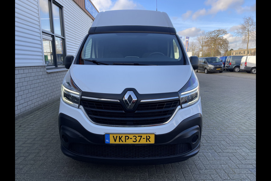 Renault Trafic 2.0 dCi 170pk T29 L2H2 Comfort / vaste prijs rijklaar € 19.950 ex btw / lease vanaf € 366 / airco / cruise / navigatie / pdc achter / trekhaak / euro 6 diesel / geschikt voor camper ombouw !