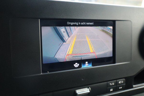 Mercedes-Benz Sprinter 317 1.9 CDI L2H2 | Camera | CarPlay | Stoelverwarming | 3-Zitter | BPM Vrij | Airco | F1 Flippers | MF Stuur | Dealer onderhouden | Nieuwe APK