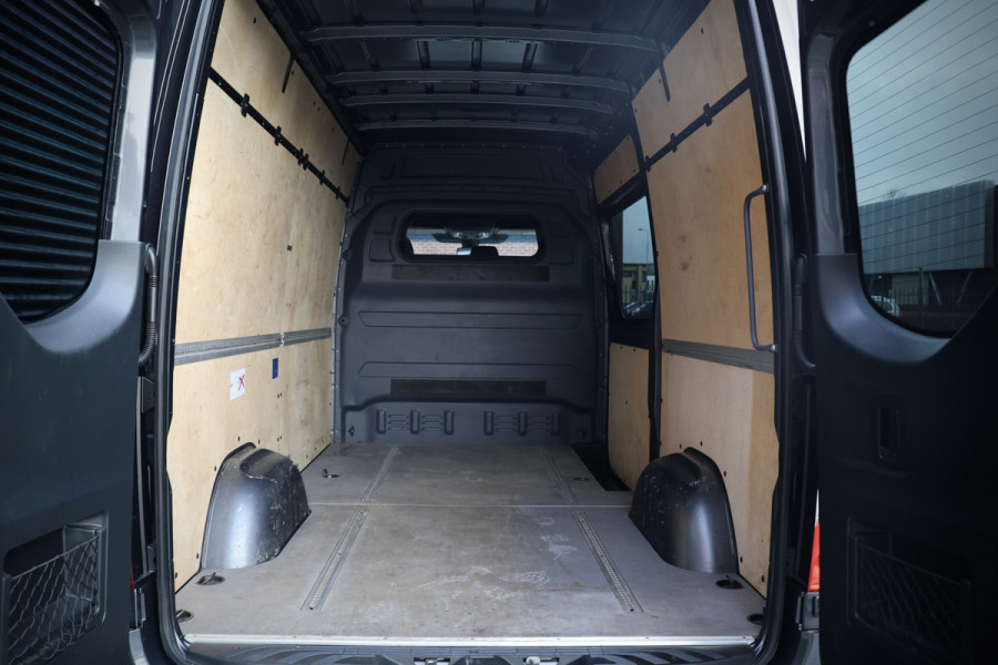 Mercedes-Benz Sprinter 317 1.9 CDI L2H2 | Camera | CarPlay | Stoelverwarming | 3-Zitter | BPM Vrij | Airco | F1 Flippers | MF Stuur | Dealer onderhouden | Nieuwe APK