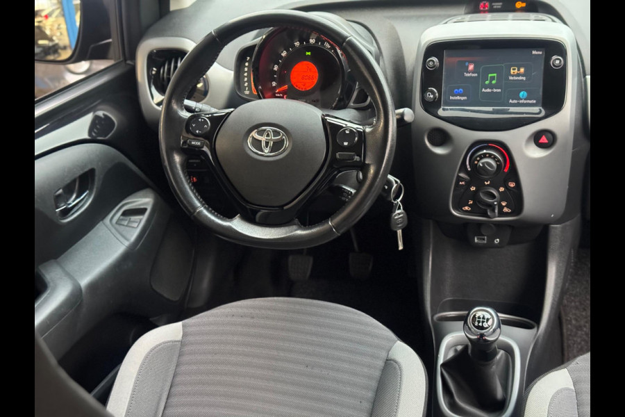 Toyota Aygo 1.0 VVT-i x-play 2018 Zwart AIRCO LM NAP 1e Eig!