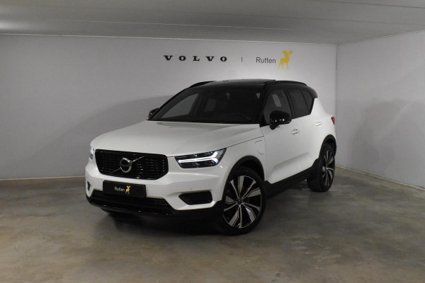 Volvo XC40 T4 211PK Automaat Recharge R-Design / Panoramadak / Donker getint glas / 20"Velgen / Verwarmbare stoelen