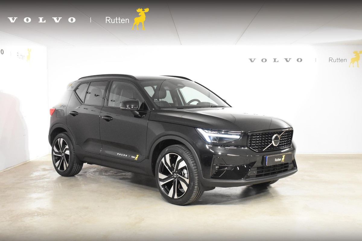 Volvo XC40 B4 211PK Automaat Plus Dark / Lighting Pack / Connect Nubuck bekleding / 20'' velgen / Extra getint glas