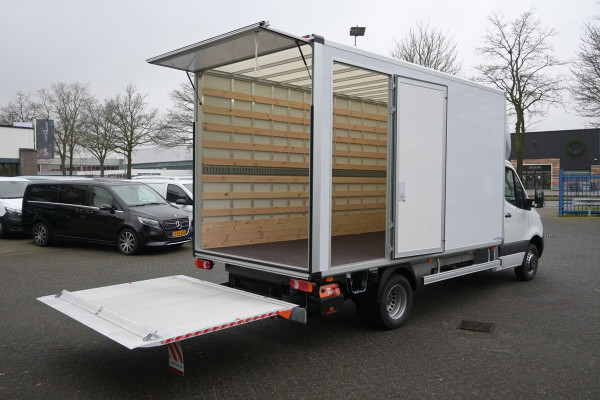 Mercedes-Benz Sprinter 519 CDI L3 Bakwagen met Dhollandia laadklep BPM vrij 3500 kg trekgewicht, LED, Geveerde stoel