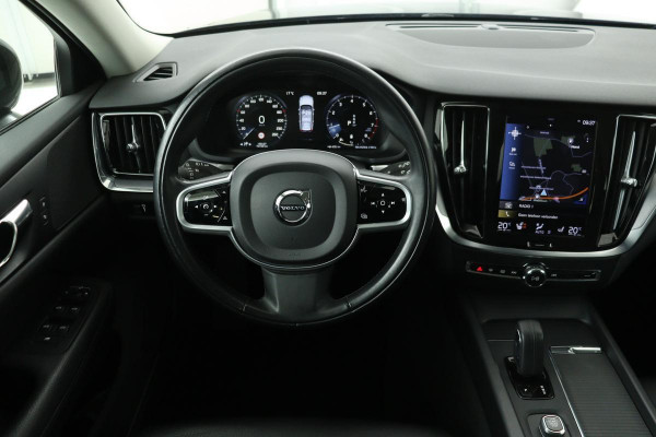 Volvo V60 2.0 B3 Momentum | Leder | Stoel & stuurverwarming | Carplay | Adaptive cruise | BLIS | Navigatie | Full LED | DAB