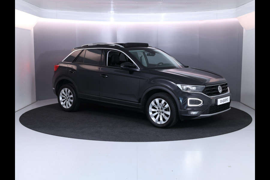 Volkswagen T-Roc 1.0 TSI Style 115pk 6bak| Navi| Pano-dak| Camera| 17'LM-velgen|