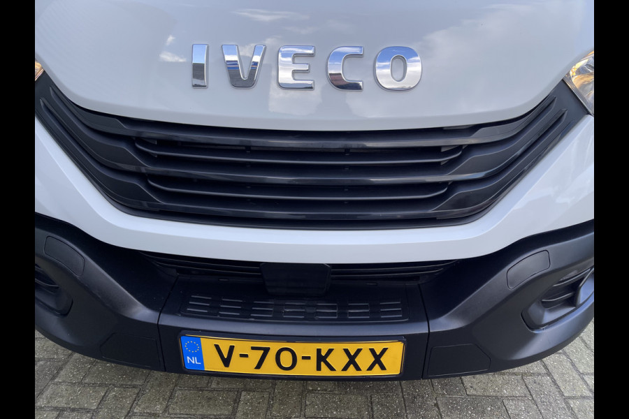 Iveco Daily 35C16 2.3 410 160pk bakwagen dubbellucht met Palfinger laadklep / handgeschakeld / euro 6 / lease vanaf € 500 / airco / netto laadvermogen 880kg / L 430 cm x H 207 cm x H 210 cm