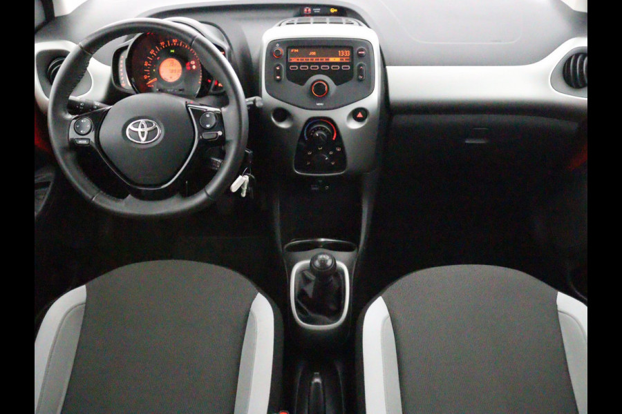 Toyota Aygo 1.0 VVT-i X-Fun Bi-Tone | Airco | Radio/USB-speler | Privacy Glass |