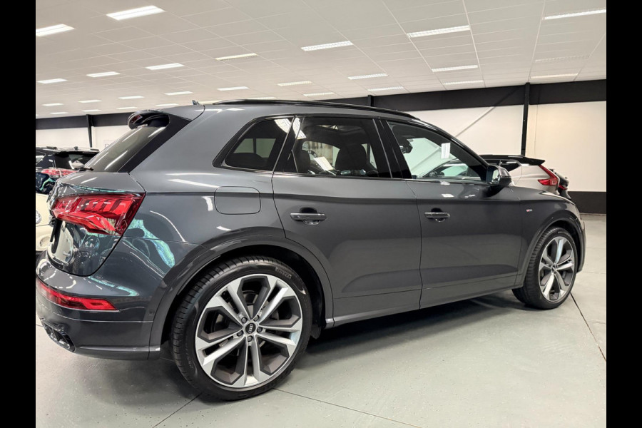 Audi Q5 55 TFSI e SQ5 PACK 367PK 21'' RS-LEDER BLACK-LINE 3XS-LINE PANO/B&O/V-COCKPIT/DAB/SFEERVERLICHTING///