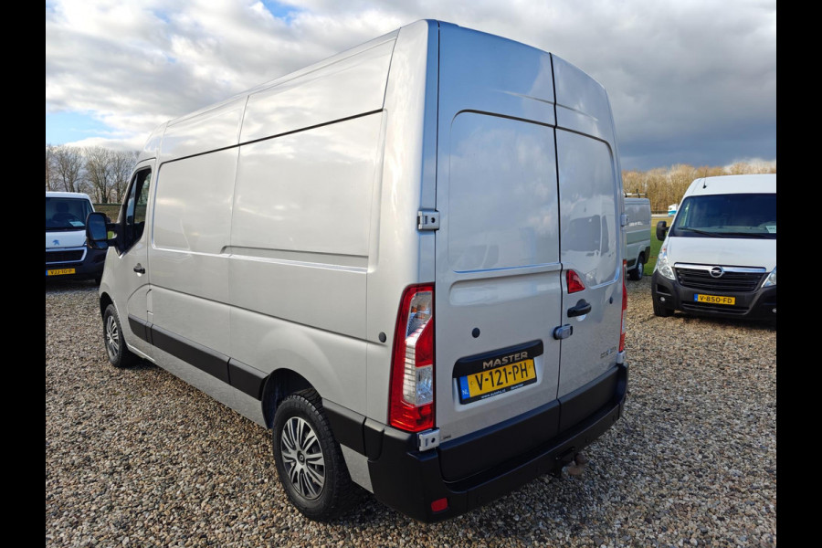 Renault Master T35 2.3 dCi L2H2 Energy , Euro 6 , 1e eig. 170 PK , Camera , Navi , in pracht staat.