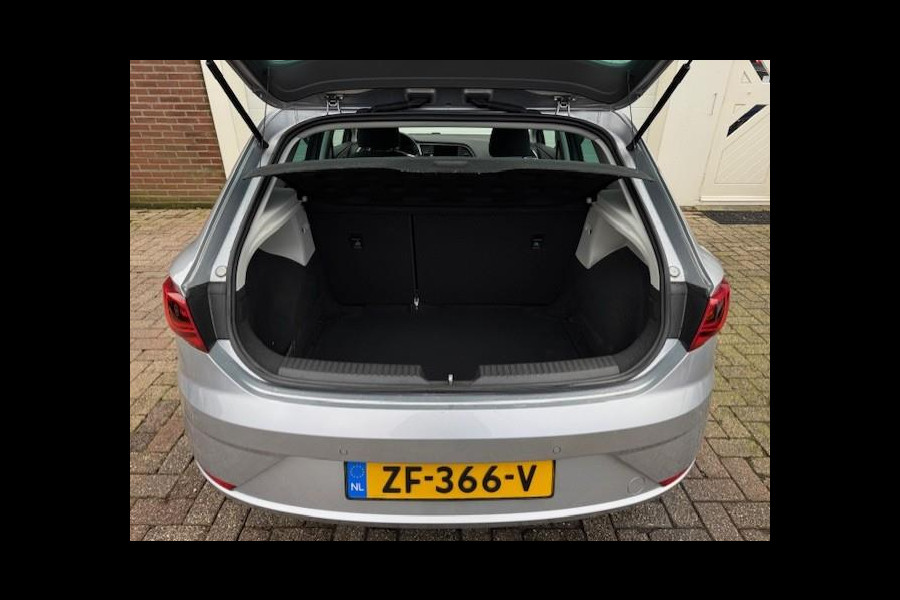 Seat León ST 1.2 TSI Style /Dealer onderhouden /LED/ Carplay