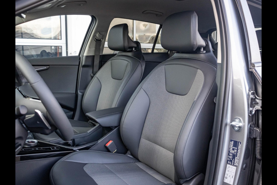 Kia Niro EV Light Advanced 64.8 kWh | Uit voorraad leverbaar l Stoel&Stuur Verwarming l Privacy glas l PDC | Camera