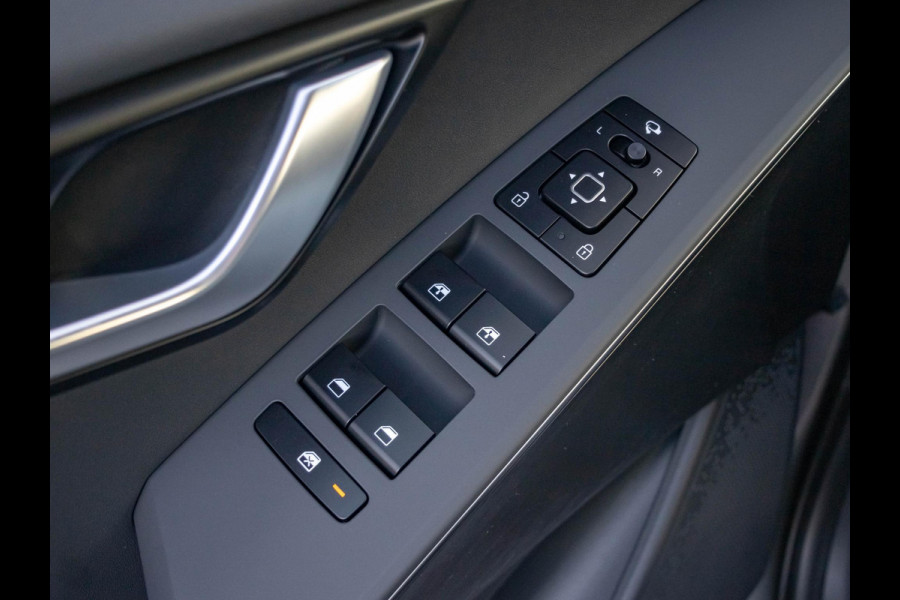 Kia Niro EV Light Advanced 64.8 kWh | Uit voorraad leverbaar l Stoel&Stuur Verwarming l Privacy glas l PDC | Camera