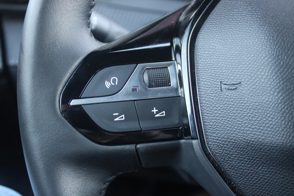 Peugeot 2008 1.2 100PK ALLURE | DRAADLOZE APPLE CARPLAY/ANDROID AUTO | ACHTERUITRIJ CAMERA | PARKEERSENSOREN VOOR EN ACHTER | NAVIGATIE | CLIMATE CONTROL | LICHTMETALEN VELGEN 17" | LED KOPLAMPEN |