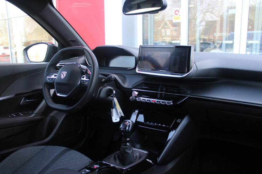 Peugeot 2008 1.2 100PK ALLURE | DRAADLOZE APPLE CARPLAY/ANDROID AUTO | ACHTERUITRIJ CAMERA | PARKEERSENSOREN VOOR EN ACHTER | NAVIGATIE | CLIMATE CONTROL | LICHTMETALEN VELGEN 17" | LED KOPLAMPEN |