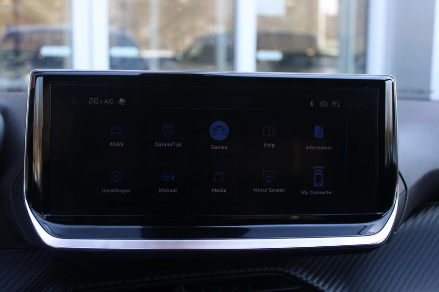 Peugeot 2008 1.2 100PK ALLURE | DRAADLOZE APPLE CARPLAY/ANDROID AUTO | ACHTERUITRIJ CAMERA | PARKEERSENSOREN VOOR EN ACHTER | NAVIGATIE | CLIMATE CONTROL | LICHTMETALEN VELGEN 17" | LED KOPLAMPEN |