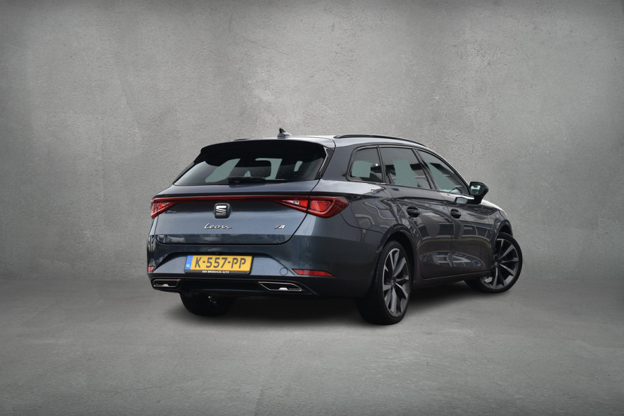 Seat Leon Sportstourer 1.5 eTSI FR Launch Edition | Automaat | Trekhaak | CarPlay | Half Leer | Virtual