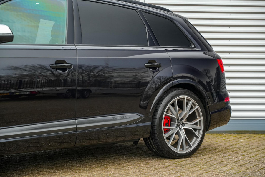 Audi Q7 4.0 TDI SQ7 quattro Panoramadak Carbon 360Cam Matrix LED BOSE Trekhaak Grijs kenteken 22''LM