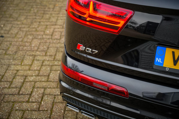 Audi Q7 4.0 TDI SQ7 quattro Panoramadak Carbon 360Cam Matrix LED BOSE Trekhaak Grijs kenteken 22''LM