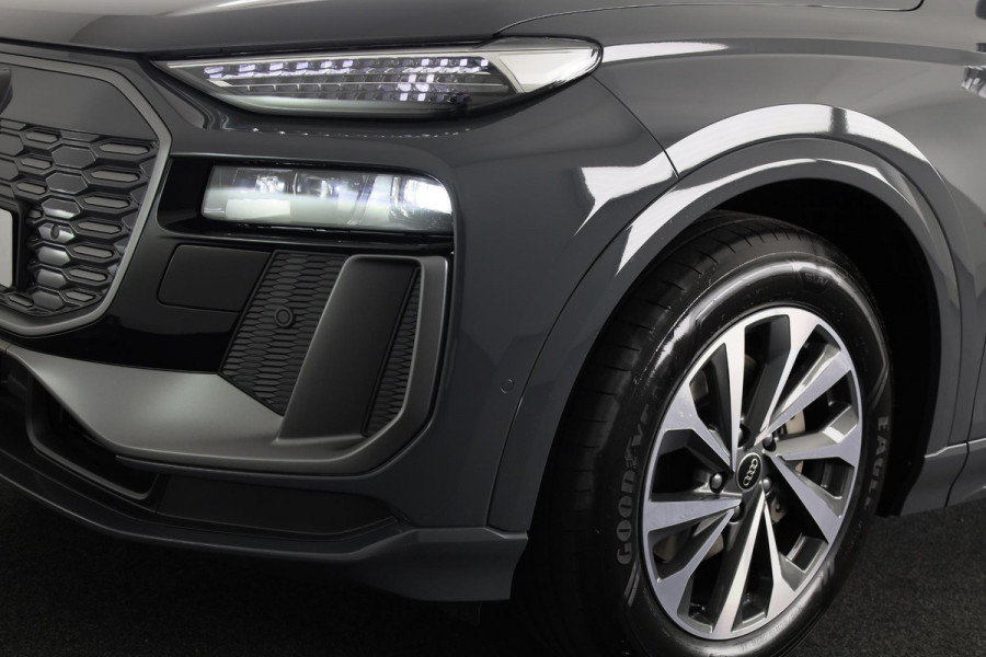 Audi Q6 Advanced edition e-tron perf 225kW/306pk 100Kwh Ha Tech Plus pakket, sportstoelen met leder, bumpers in kleur carrosserie, omgevingscamera's