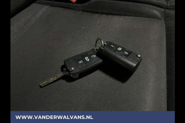 Volkswagen Crafter 2.0 TDI 141pk L4H3 L3H2 Euro6 Airco | Camera | Apple Carplay | Android Auto Parkeersensoren, Bijrijdersbank, 3000kg Trekvermogen