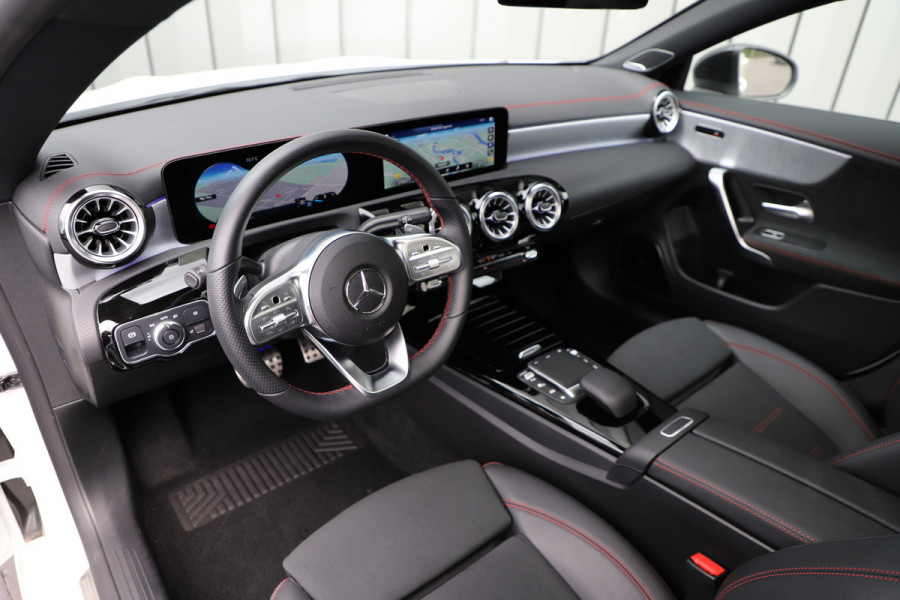 Mercedes-Benz CLA-Klasse 200 AMG Aut7 | Pano | Sfeerverlichting | Burmester | Multi-beam | Widescreen | 2020