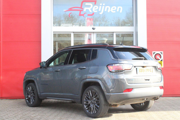 Jeep Compass 4xe 240PK Plug-in Hybrid S | PANORAMISCH SCHUIF/KANTELDAK | ALPINE AUDIO SYSTEM | ELEKTRISCH VERSTELBARE VOORSTOELEN | 360° CAMERA | KEYLESS ENTRY/START | LEDEREN BEKLEDING | DRAADLOZE APPLE CARPLAY/ANDROID AUTO | NAVIGATIE | DODEHOEK DETECTIE | DRAADLOZE TELEFOONLADER | STOEL/STUUR VERWARMING | 19" LICHTMETALEN VELGEN |