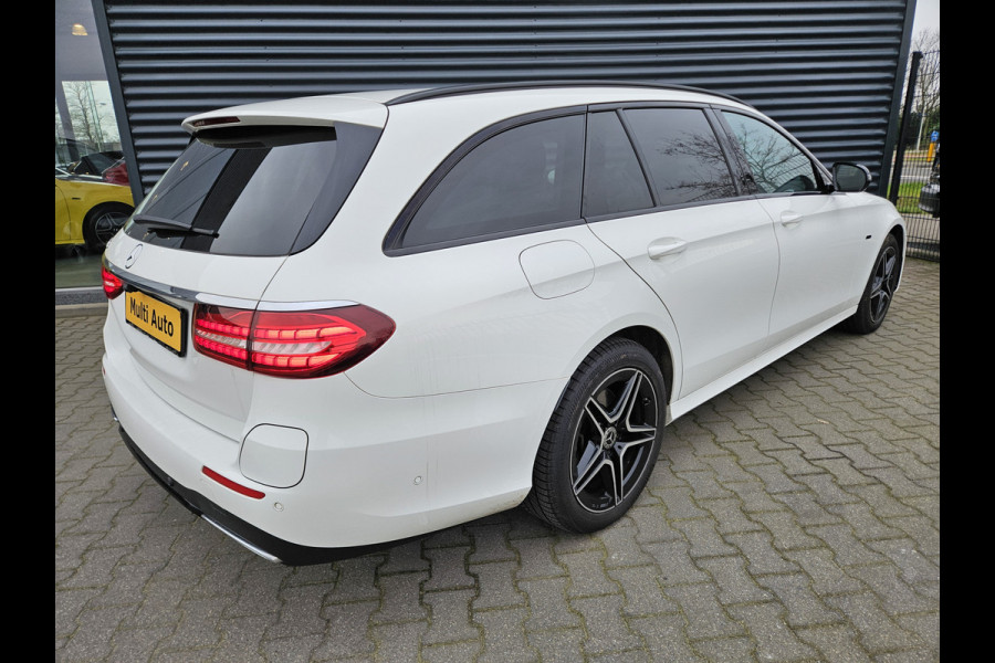 Mercedes-Benz E-Klasse Estate 300 e AMG Plug In Hybrid 320pk Dealer O.H PHEV | Widescreen Navi | Sfeerverlichting | Night Pakket | Camera | Apple Carplay | Alcantara Sportstoelen Verwarmd | LED |