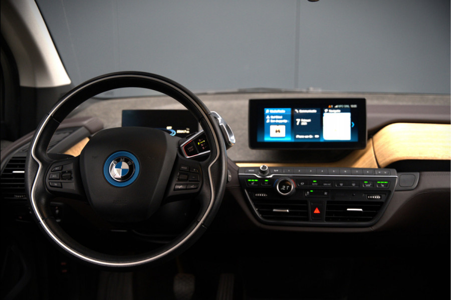 BMW i3 Executive Edition 120Ah 42 kWh | Harman Kardon | Leer | Warmtepomp | Cruise Control | Navigatie Pro | Keyless | Parkeersensoren | Stoelverwarming | Camera | NAP |