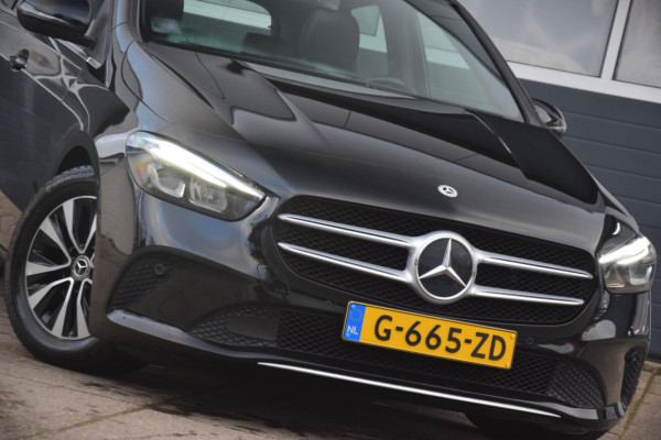 Mercedes-Benz B-Klasse 180 Business Solution Plus PANORAMADAK/APPLE CARPLAY/CAMERA