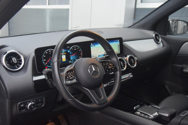 Mercedes-Benz B-Klasse 180 Business Solution Plus PANORAMADAK/APPLE CARPLAY/CAMERA