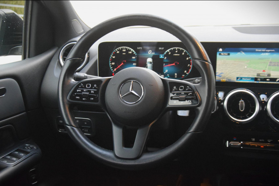 Mercedes-Benz B-Klasse 180 Business Solution Plus PANORAMADAK/APPLE CARPLAY/CAMERA