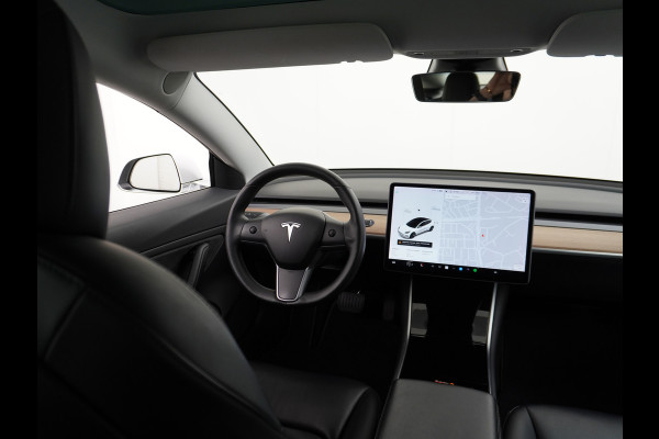 Tesla Model 3 Long Range 75kWh 463PK FSD-Full Self Driving Computer-3 Premium Audio 4wd  18" Lmv AutoPilot Panoramadak Camera's Leder Adaptive Stoel en achterbank verwarming Keyless Electr.Stoelen+Memory+Easy-Entry WiFi Origineel Nederlandse auto Grootste accu, Tot 16,5kwh thuis laden.