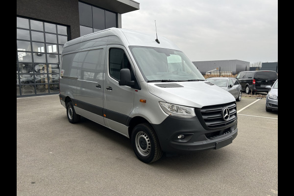 Mercedes-Benz Sprinter 317 CDI L2 H2 MBUX / 360 Camera / Navigatie / Cruise control / Airco / 270 Graden achterdeuren