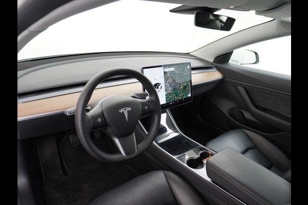 Tesla Model 3 Long Range 75kWh 463PK FSD-Full Self Driving Computer-3 Premium Audio 4wd  18" Lmv AutoPilot Panoramadak Camera's Leder Adaptive Stoel en achterbank verwarming Keyless Electr.Stoelen+Memory+Easy-Entry WiFi Origineel Nederlandse auto Grootste accu, Tot 16,5kwh thuis laden.