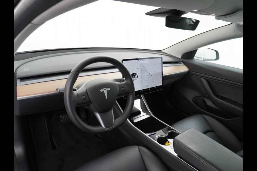 Tesla Model 3 Long Range 75kWh 463PK FSD-Full Self Driving Computer-3 Premium Audio 4wd  18" Lmv AutoPilot Panoramadak Camera's Leder Adaptive Stoel en achterbank verwarming Keyless Electr.Stoelen+Memory+Easy-Entry WiFi Origineel Nederlandse auto Grootste accu, Tot 16,5kwh thuis laden.