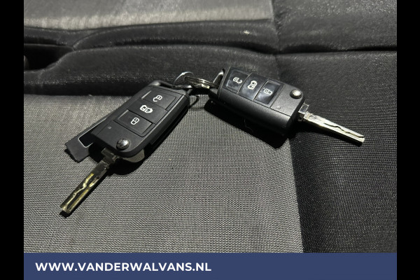 Volkswagen Crafter 2.0 TDI 141pk L3H3 L2H2 Euro6 Airco | Camera | Apple Carplay | Android Auto Cruisecontrol, Chauffeursstoel, Parkeersensoren, Bijrijdersbank